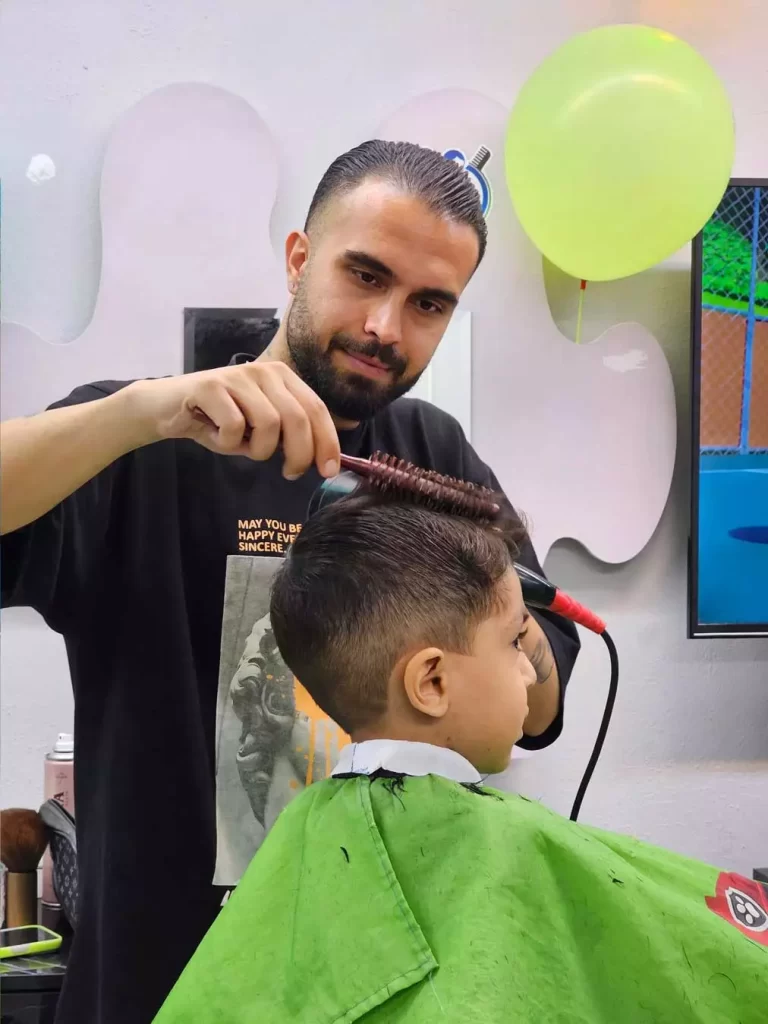نمونه پیرایش موی کودک توسط حسین تهرانی آرایشگر آرایشگاه کودک پازل